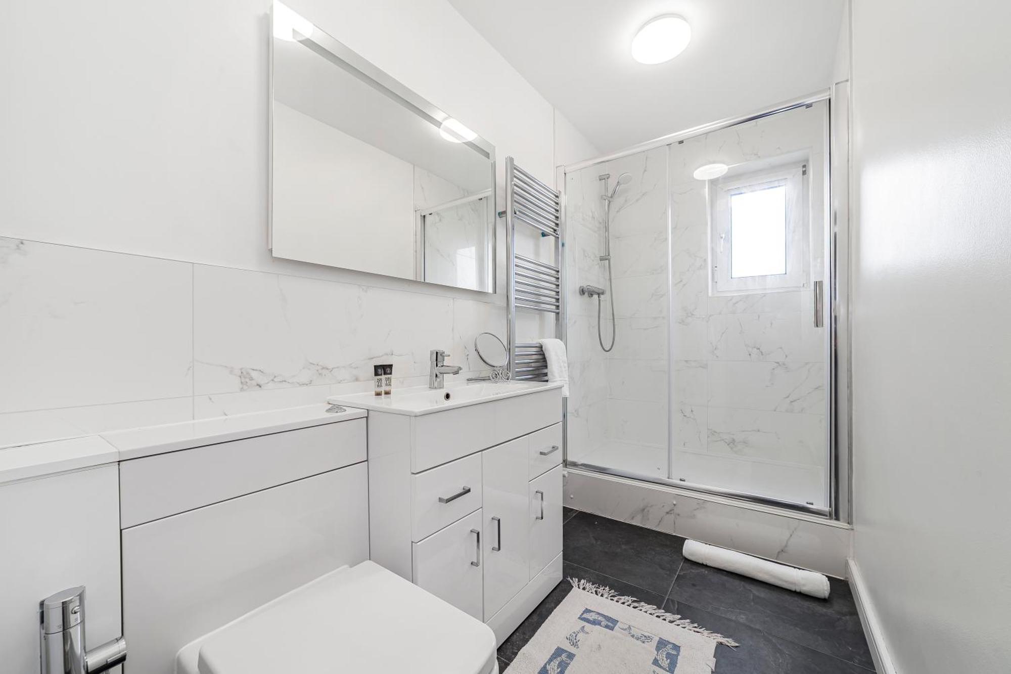 Elegant 1Br Flat With Balcony & City View, Walworth London Kültér fotó